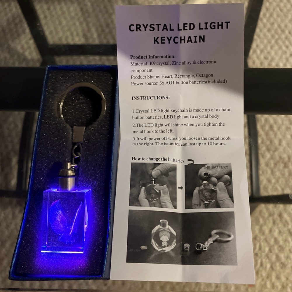 Rectangle shape Eagle Crystal LED Light Keychain - Picture 2 of 3